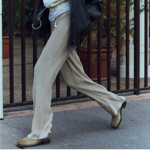 Zara Textured Straight Leg Pants— New!